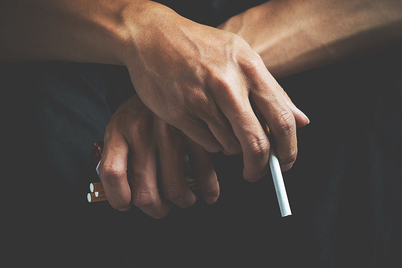 Czy palenie papierosów zmniejsza przyrost mięśni?